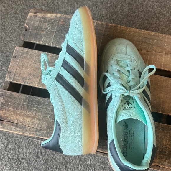Adidas Gazelle Indoor Sneakers Clear Mint Black Stripes Gum Sole size 8 men’s - Picture 6 of 12
